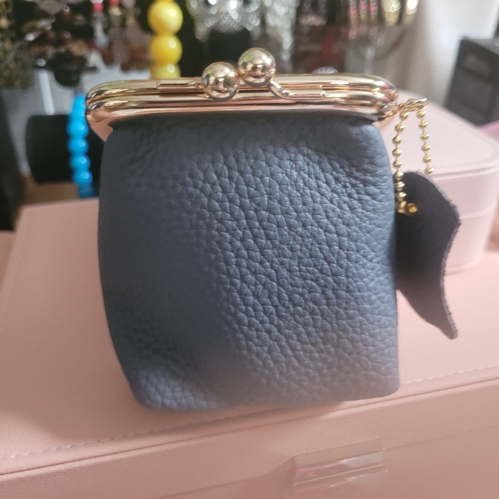 New Genuine Leather Change Style Snap Closure Money and Small Object Holder